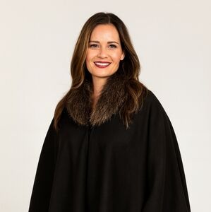 Kate and Mallory black cape with faux fur collar new without tags